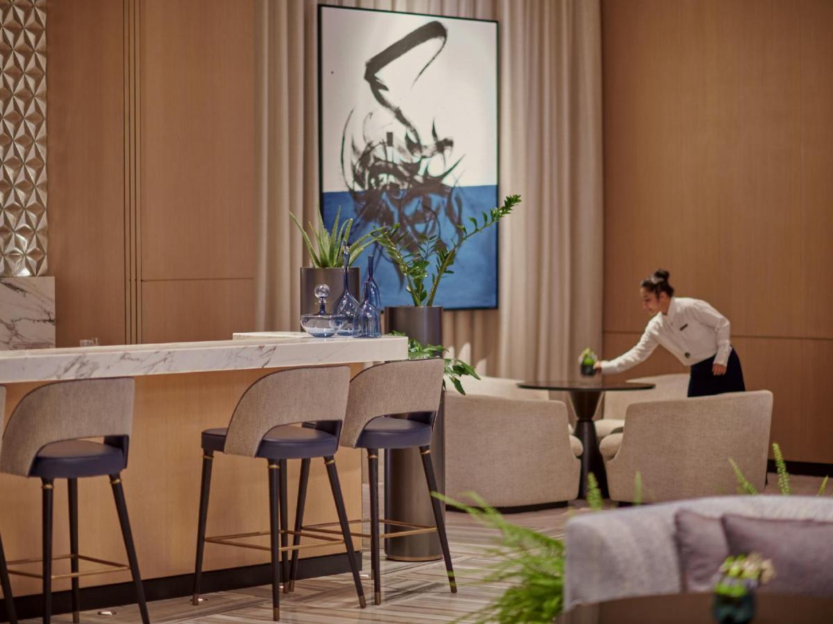 Отель Grand Hyatt Kuwait Кувейт Экстерьер фото The Bar