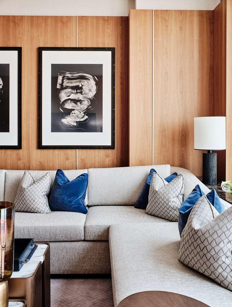 Отель Grand Hyatt Kuwait Кувейт Номер фото A sofa with cushions